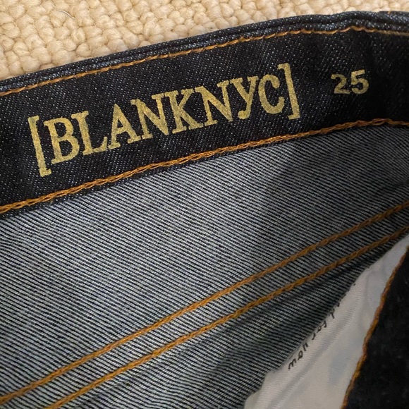 BLANK NYC size 25 blue jean shorts - Picture 3 of 6